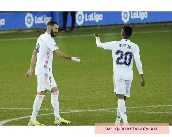 从维尼修斯欧联杯赛季走势看球队攻防演变与关键转折前景分析