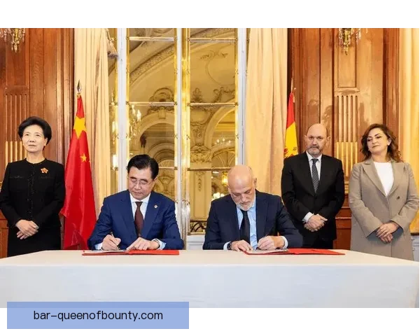 2026年世界杯组委会正式发布官方吉祥物形象揭开赛事新篇章